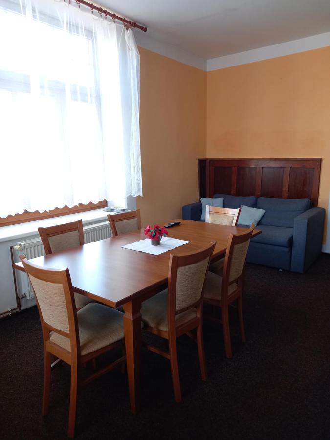 Penzion U Skoly Staré Město Екстериор снимка